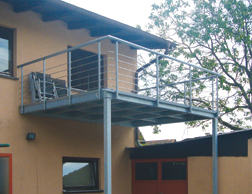 Stehbalkon mit Aluriffelblech Duett